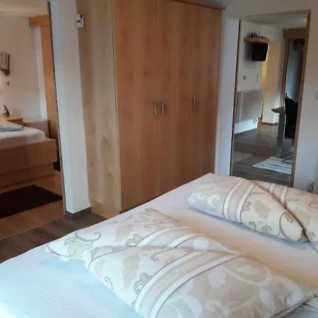 Nyaraló Petter 1