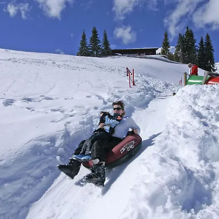 Nyaraló Petter 1